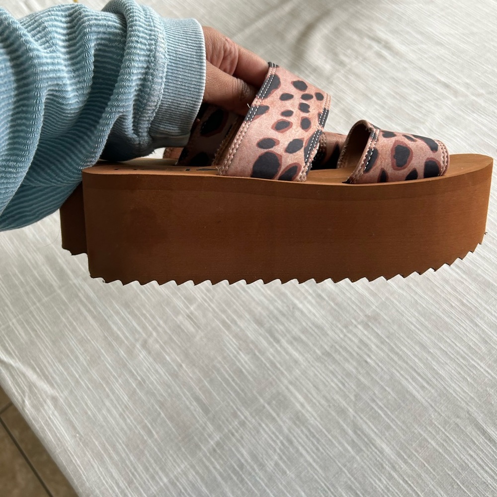 Platform Brown Cheetah Sandals Sz 7